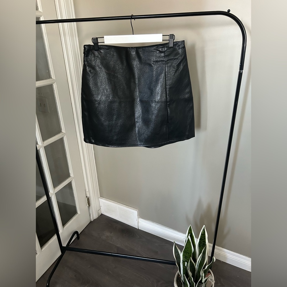 Old Navy Faux Leather Mini Skirt (L)